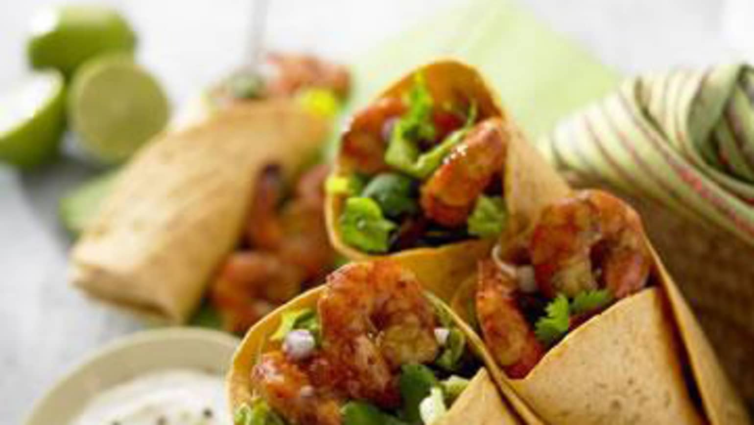 lime-and-prawn-fajitas-with-sour-cream